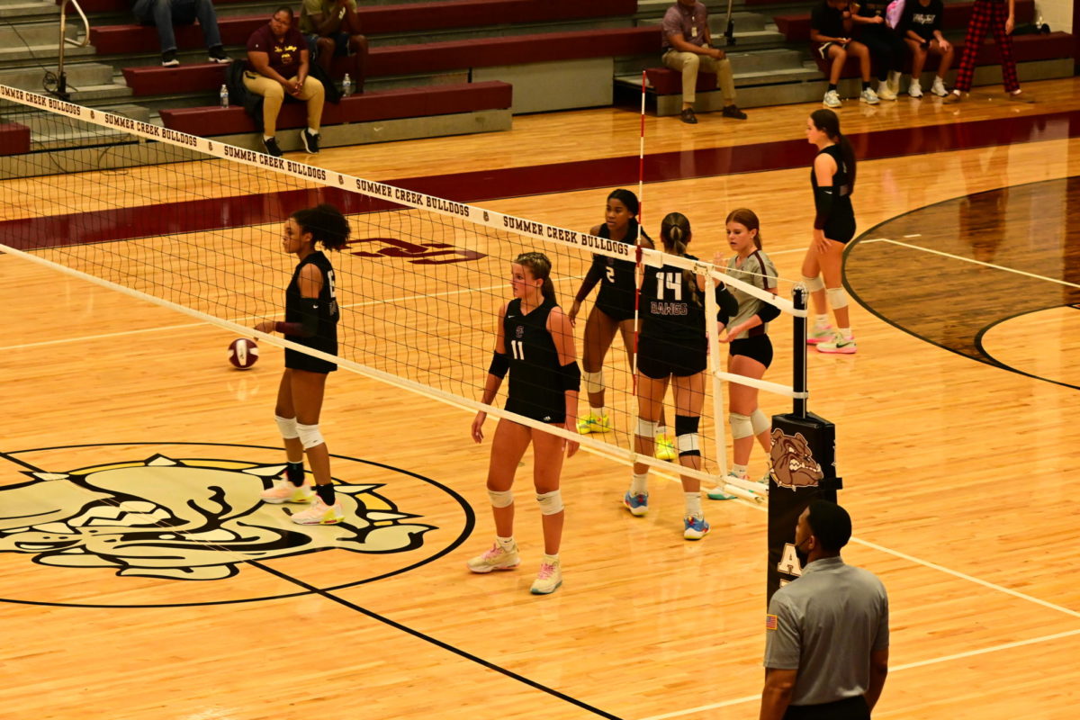 SCHS volleyball team prepares for the next point 